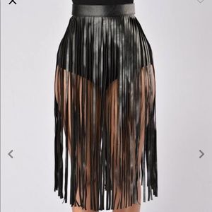 Adjustable black rope belt